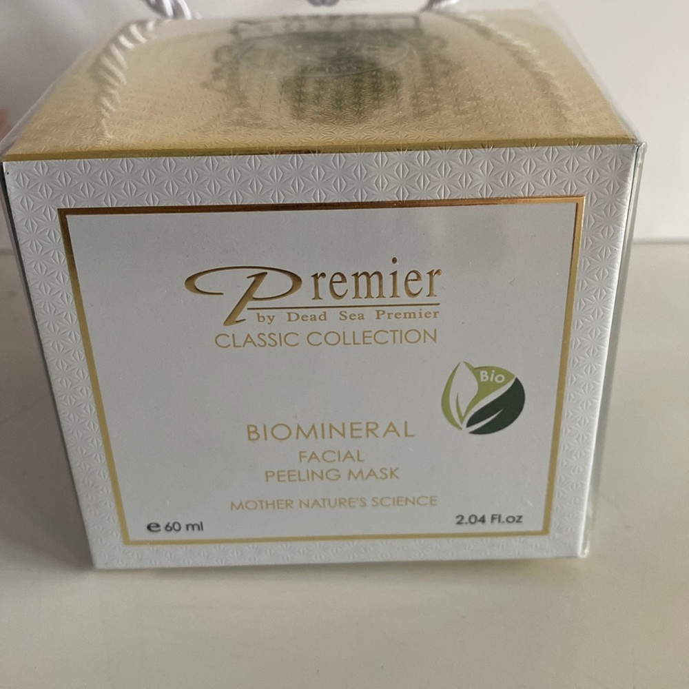 Premier facial mask